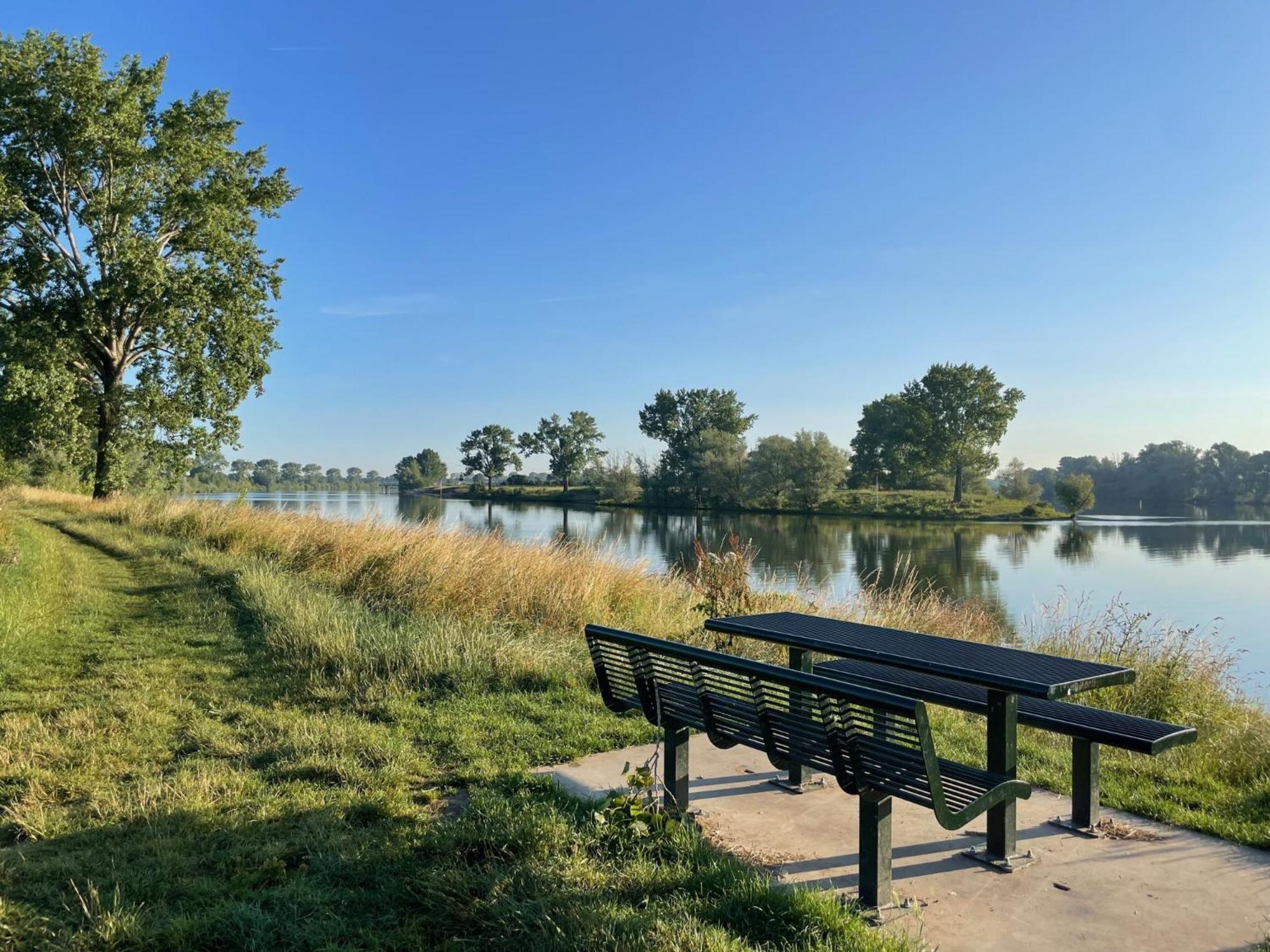 Langs De Maas Bed and Breakfast Boxmeer Exteriör bild